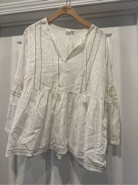 Gap blouse. NWT. Super cute.